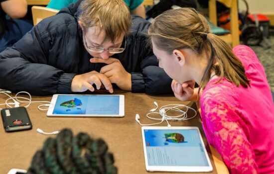 Apple Everyone Can Code students on Swift Playgrounds App 05172018