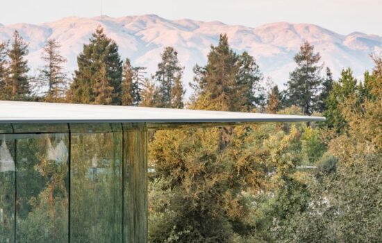 142 Steve Jobs Theater 3