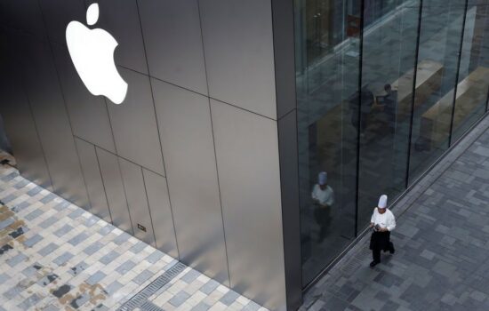 2019 01 11T204848Z 3 LYNXNPEF0A1GD RTROPTP 3 APPLE CHINA original