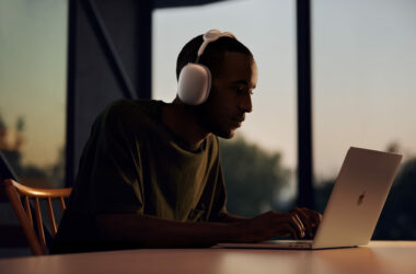 apple airpods max listening experience 12082020 scaled