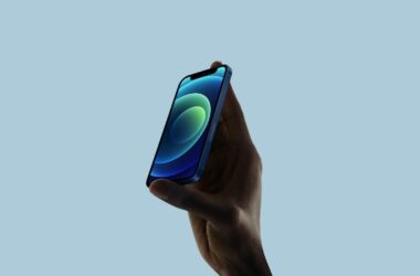 Iphone 12 mini small in hand