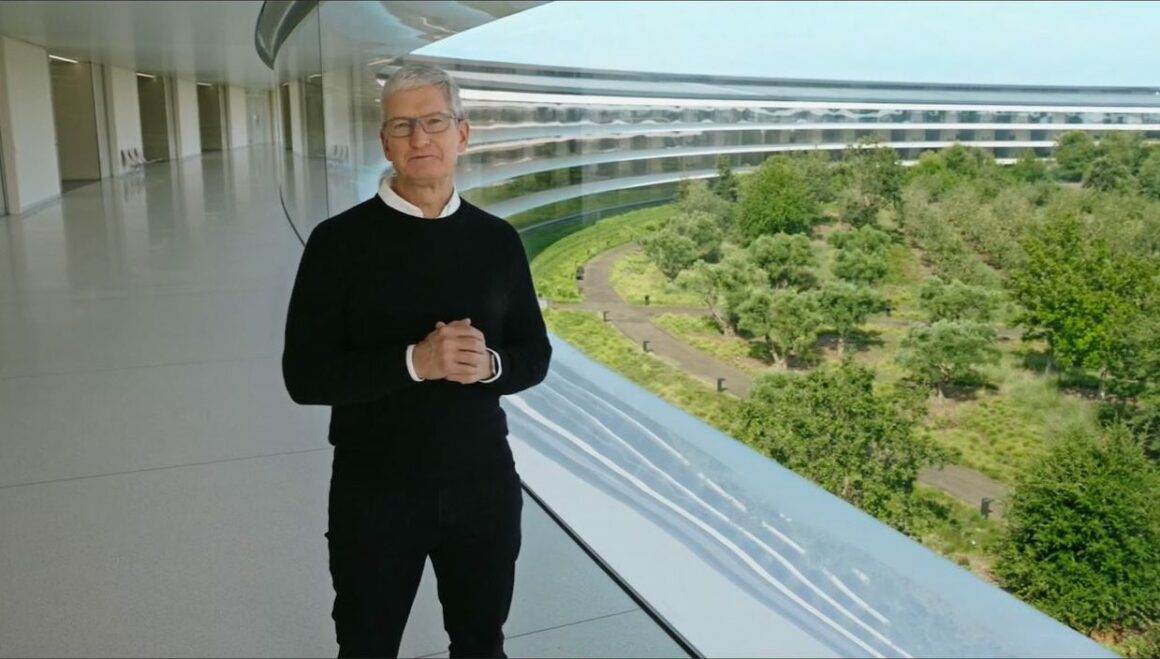 159eb728 apple keynote event e1600246385454