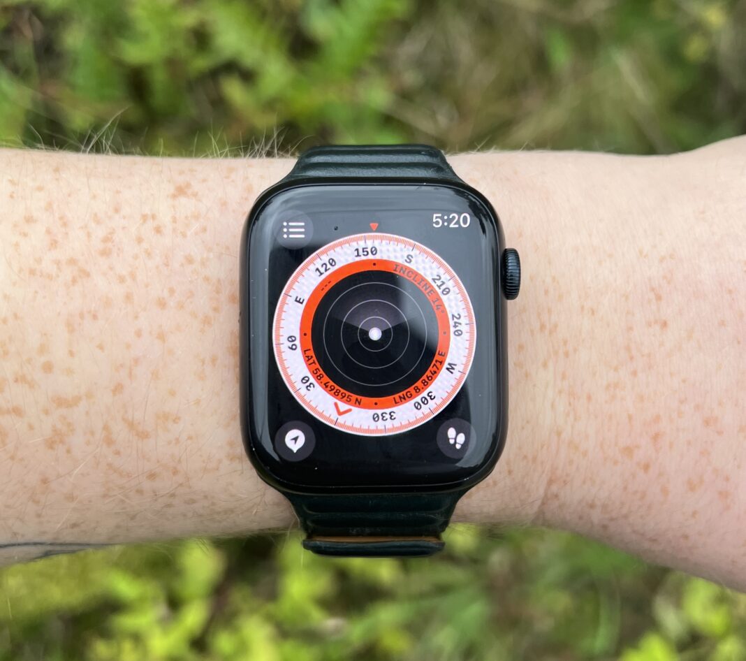 apple watch compass wrong