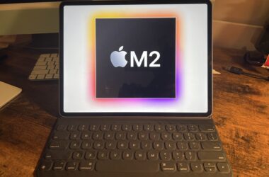 iPad Air 13-inch with M2 chip illustration and Smart Keyboard Folio