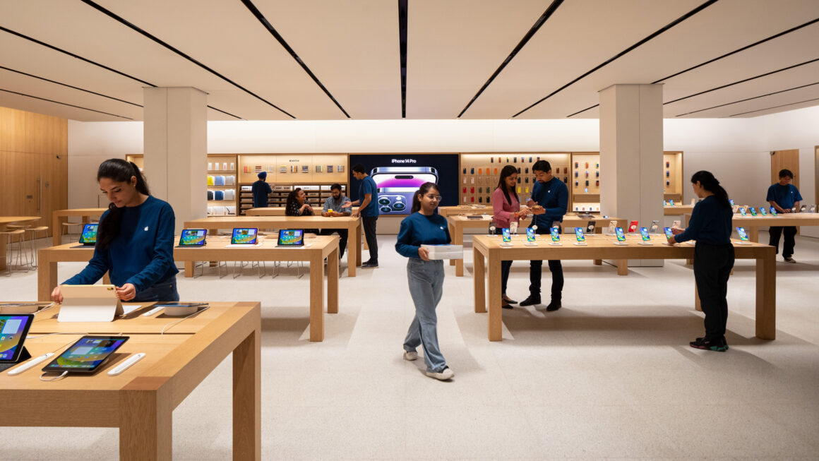 Apple Saket storefront displaying Apple’s products and accessories.