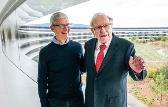 Tim Cook and Warren Buffett