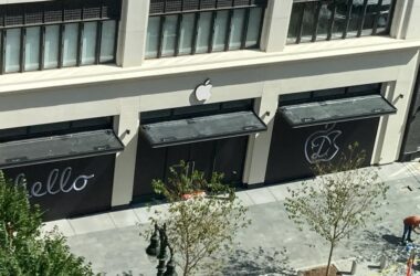 Apple Downtown Detroit Storefront