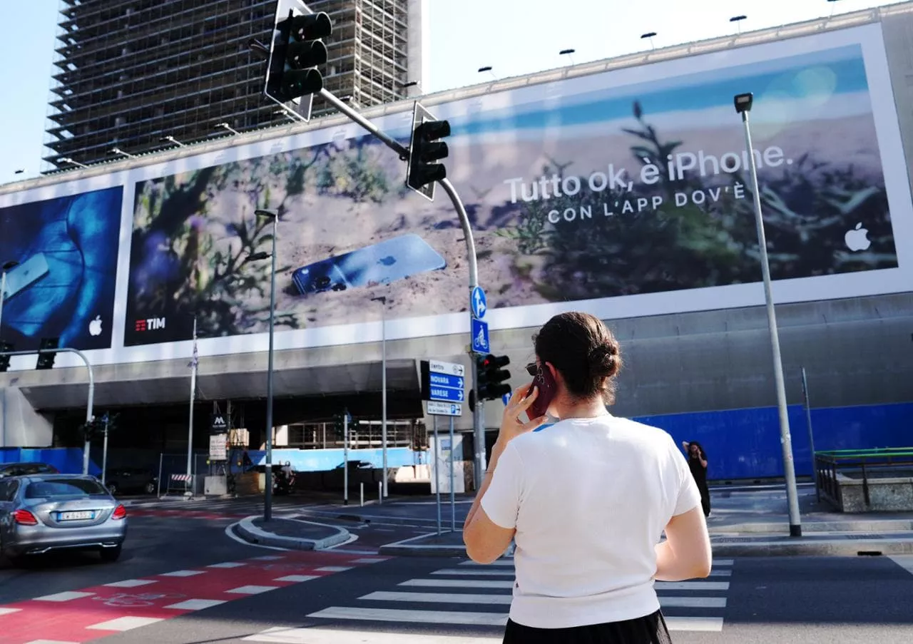 Apple Pulls Italian Ad Following Public Complaint