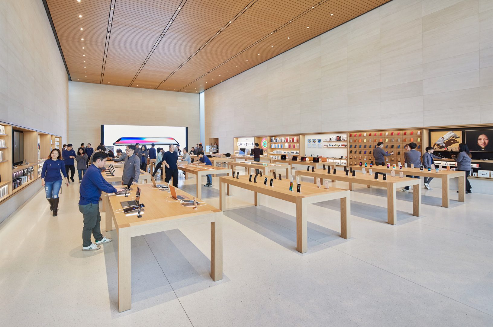 Seoul Apple Garosugil In Store 01242018