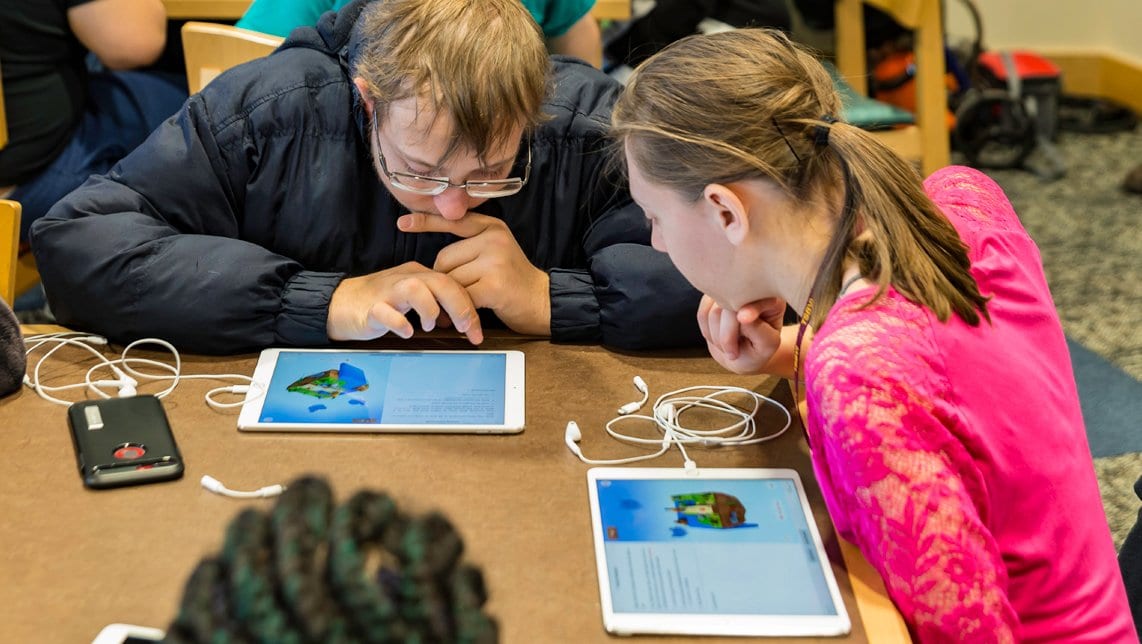 Apple Everyone Can Code students on Swift Playgrounds App 05172018