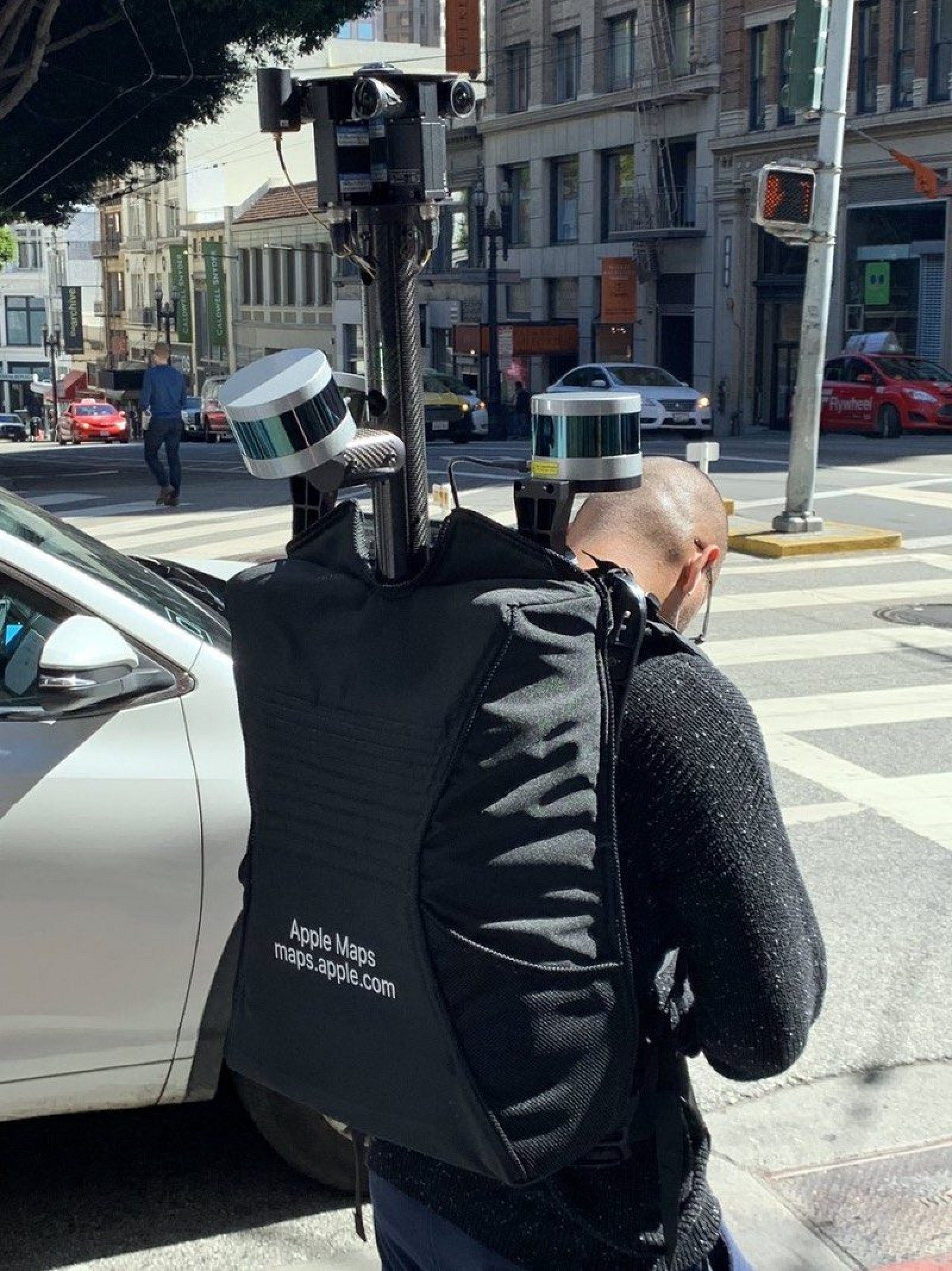 applemapsbackpack1 800x1067