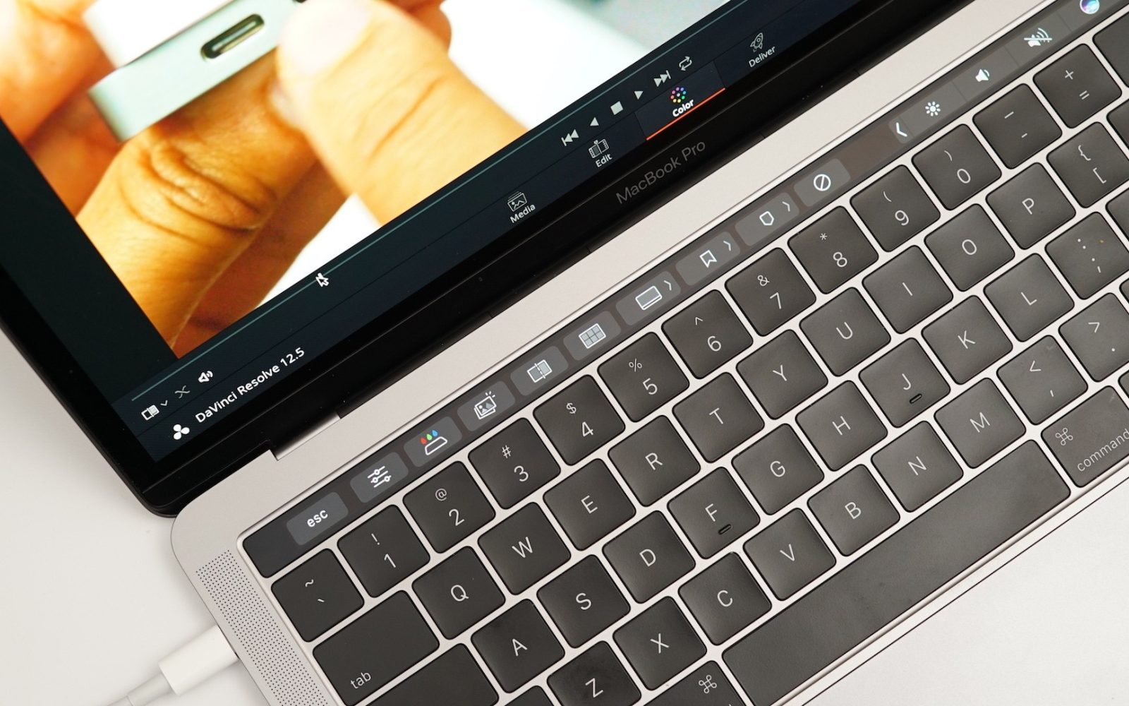 davinci resolve studio touch bar macbook pro