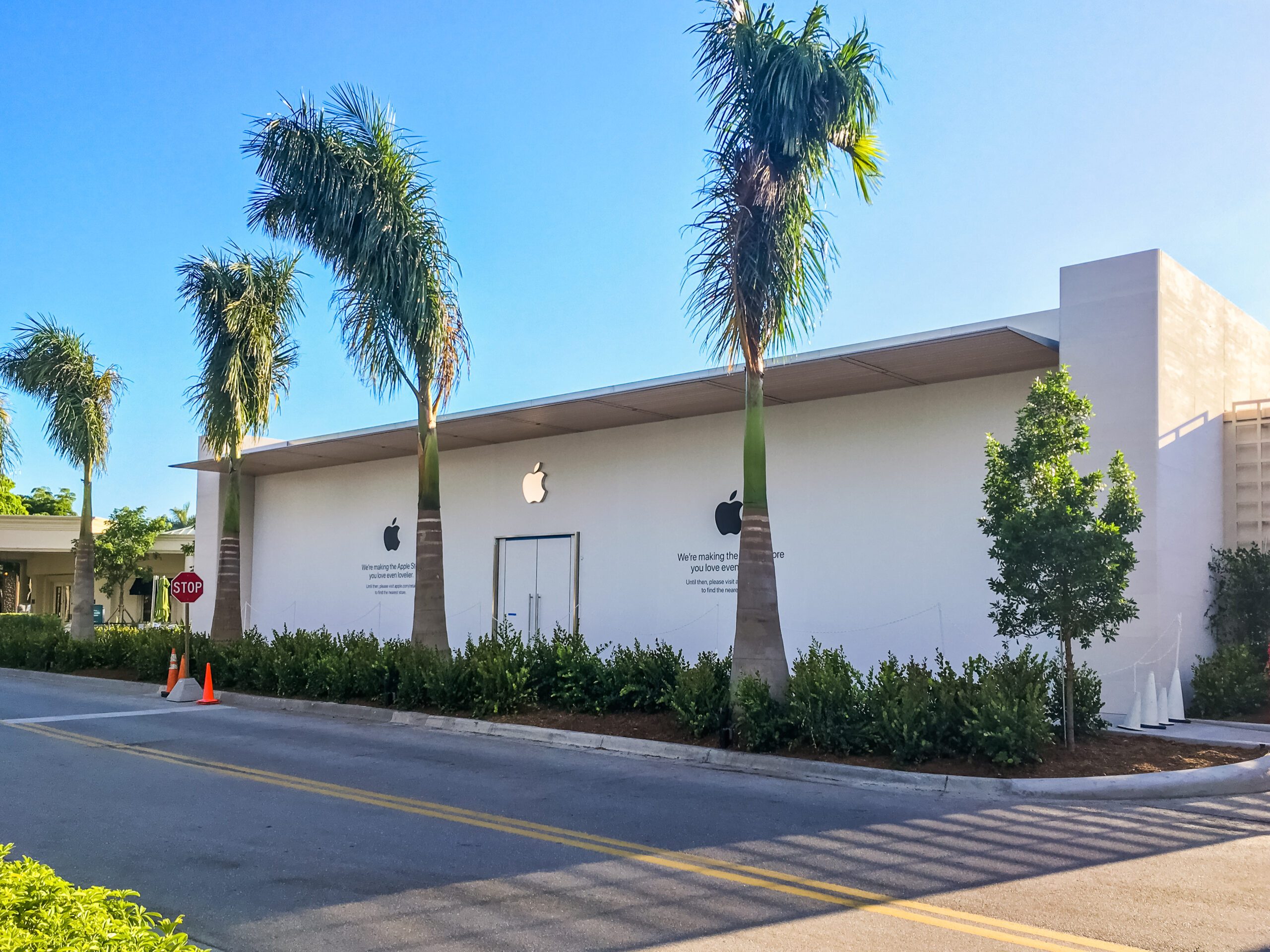 apple waterside shops 1 scaled