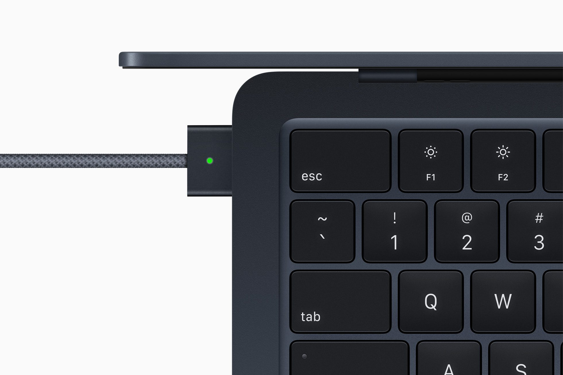 Apple WWDC22 MacBook Air MagSafe 220606 big jpg large 2x