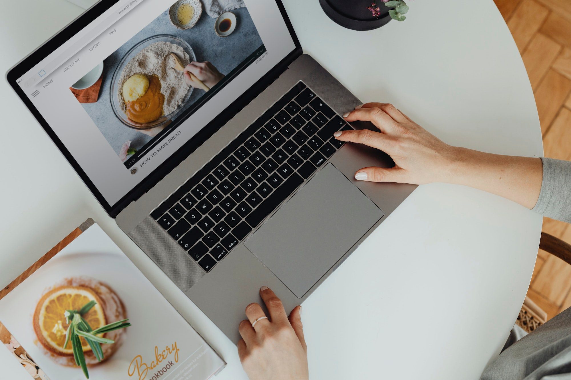 Blogging about food.