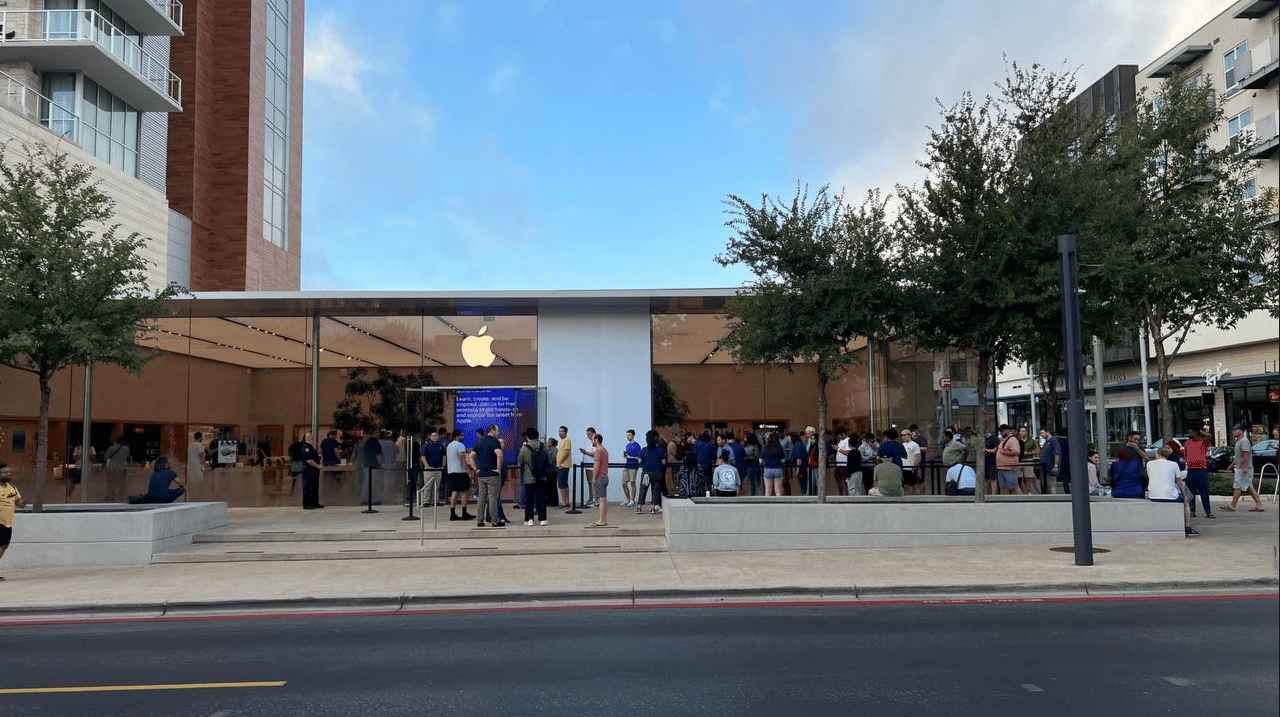 iPhone 15, iPhone 15 Pro, Apple Watch Series 9, and Apple Watch Ultra 2 now available in stores