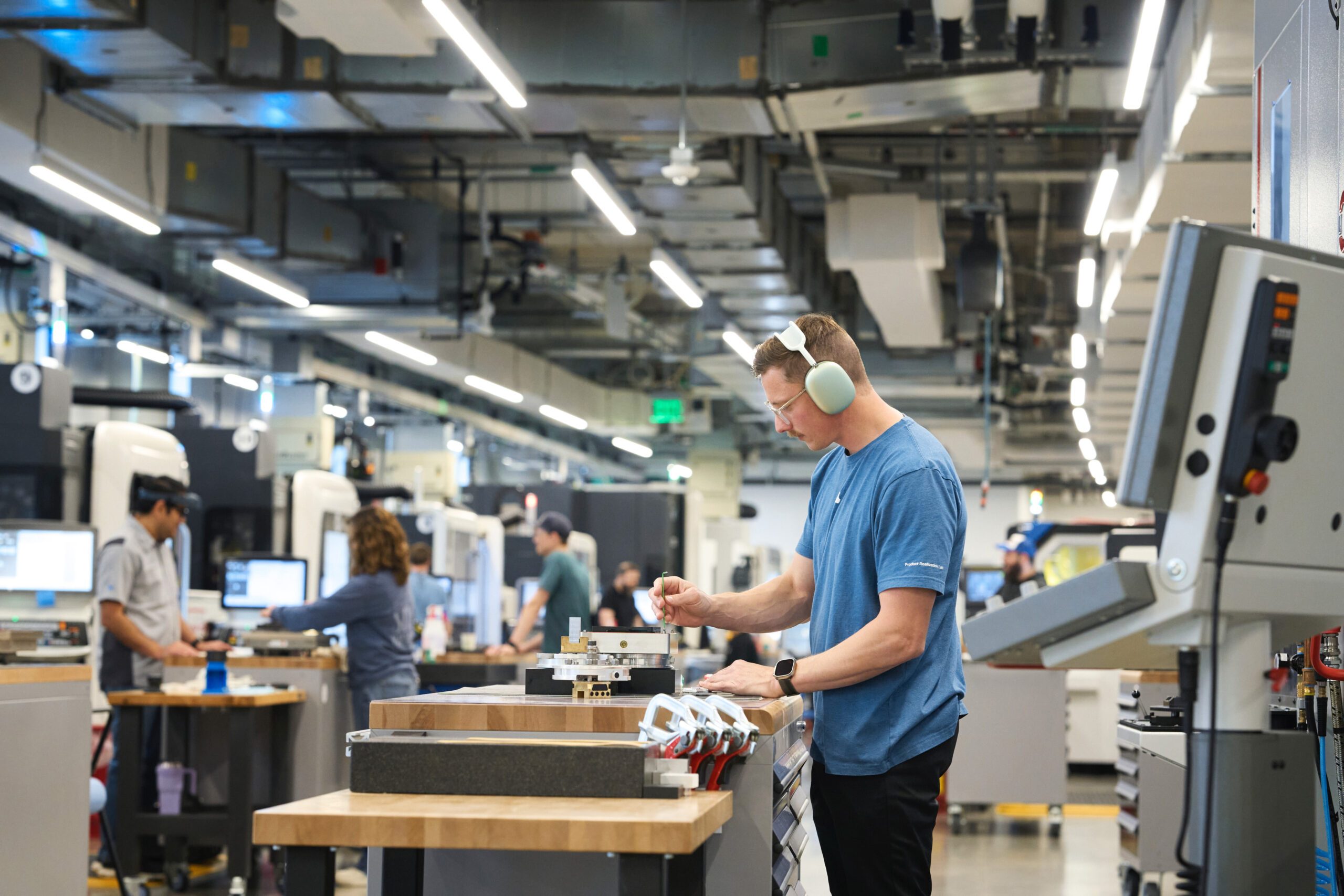 Apple Unveils Massive $500 Billion U.S. Investment, Adding Over 20,000 Jobs