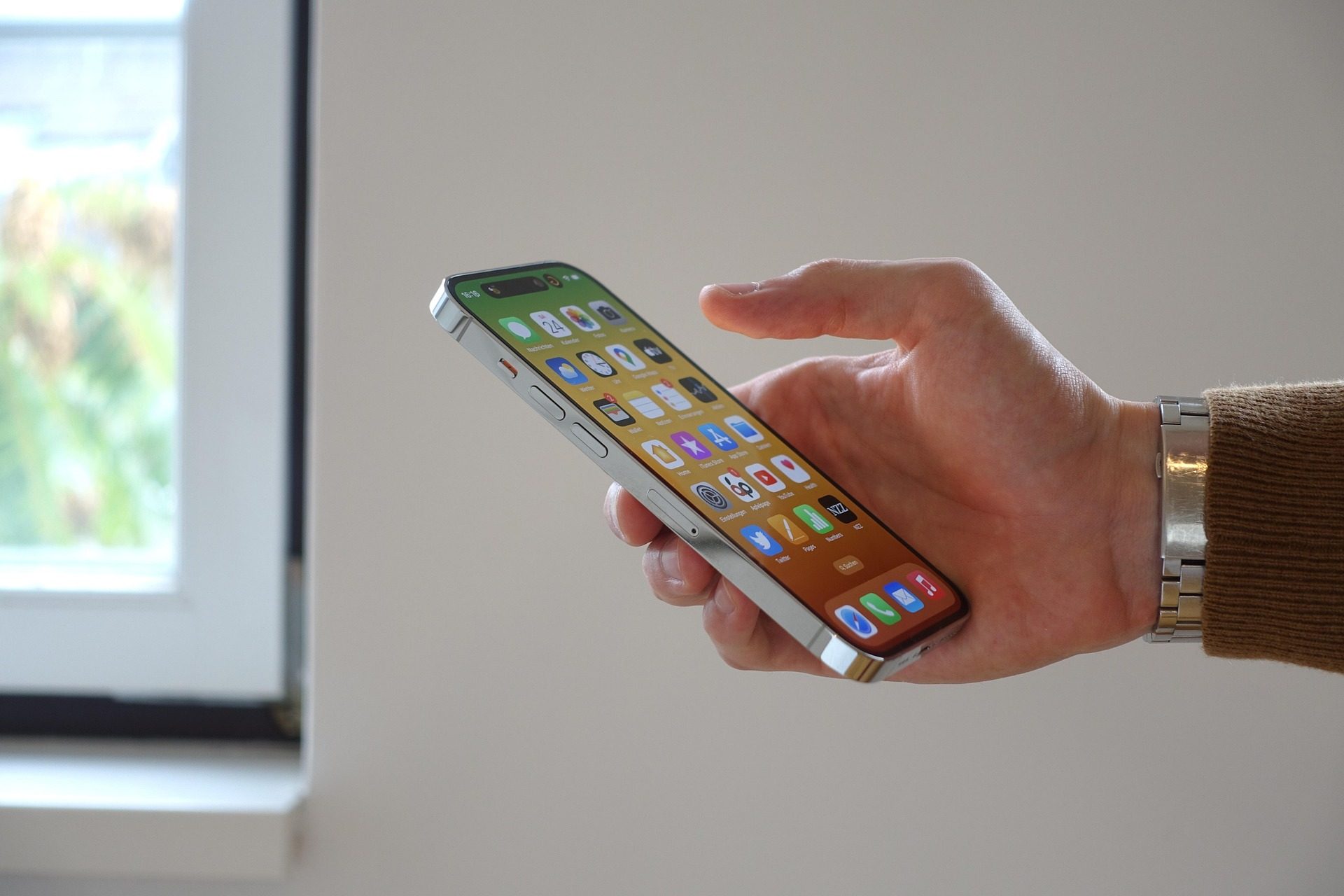 The Rising Trend of Cryptocurrency Applications Among iPhone Users