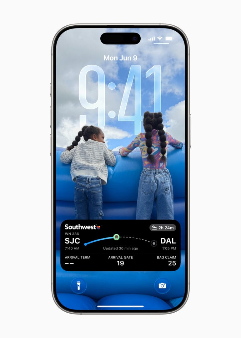 iOS 26 Lock Screen