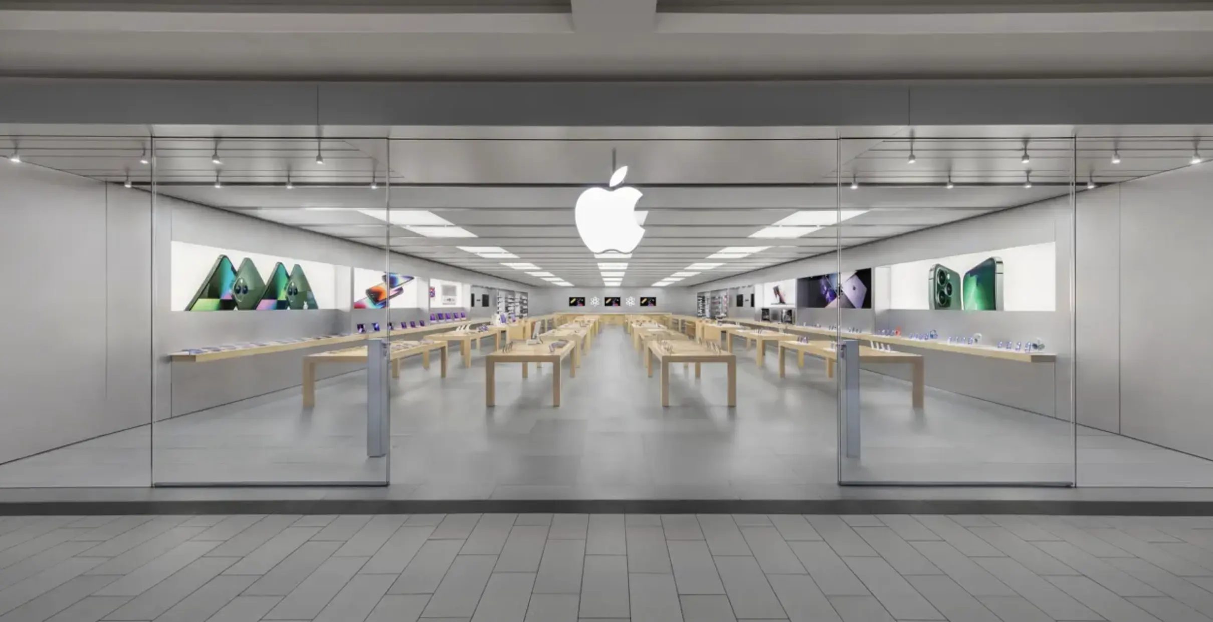 Apple Roosevelt Field