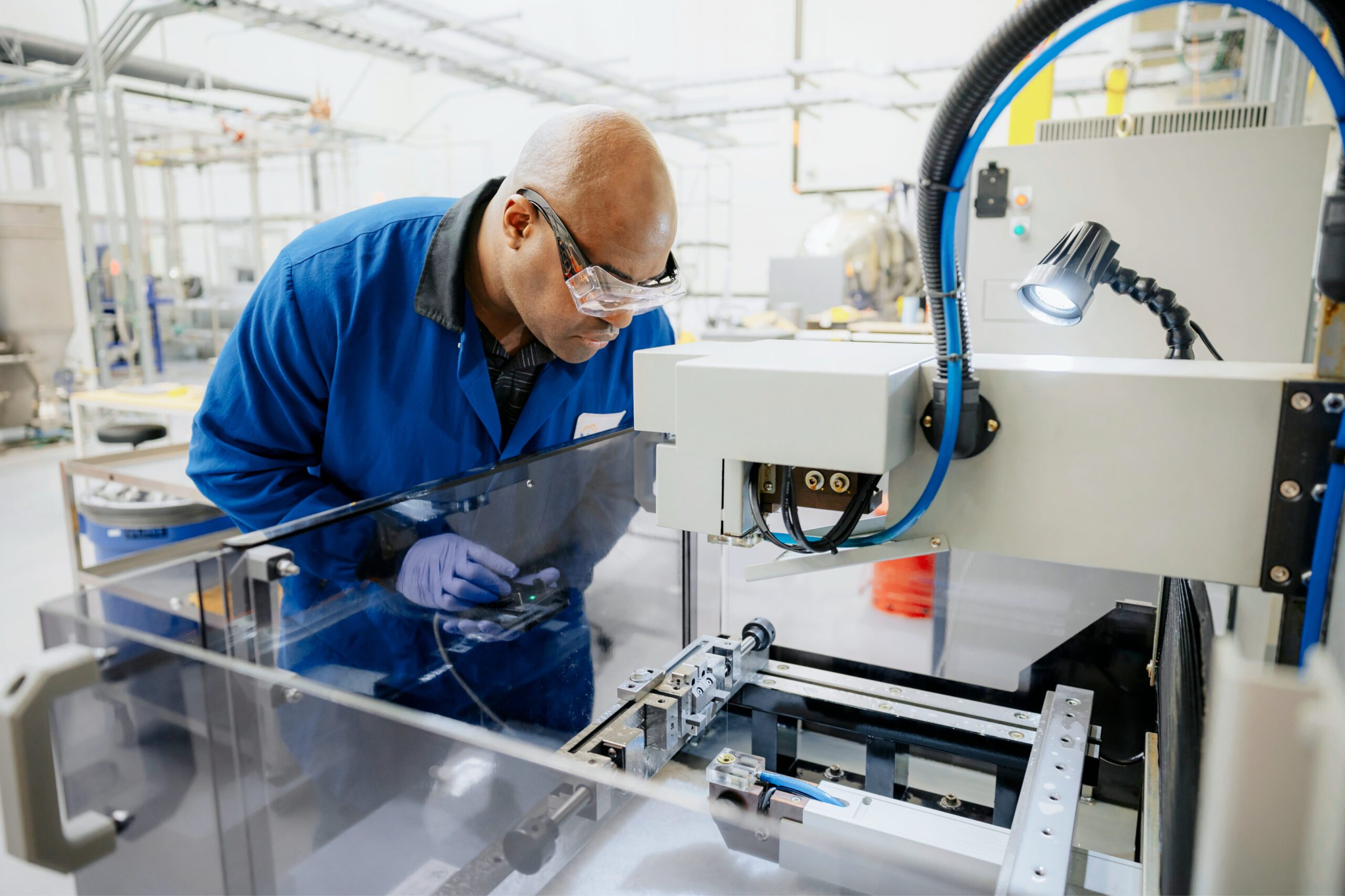 Apple Manufacturing Academy Expands with New Virtual Courses