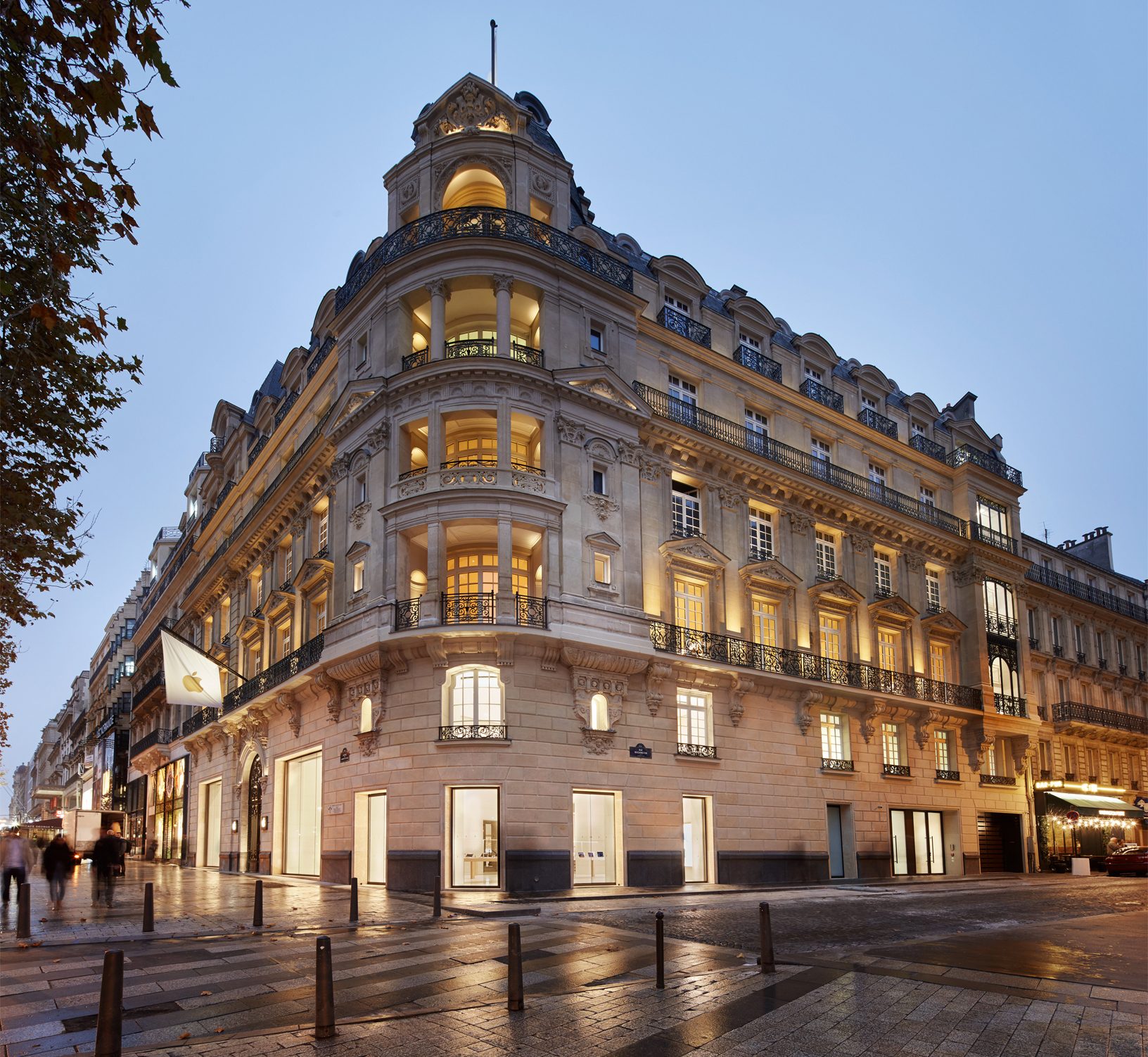 Apple Closes All Three Paris Stores Saturday Amid Ongoing Unrest