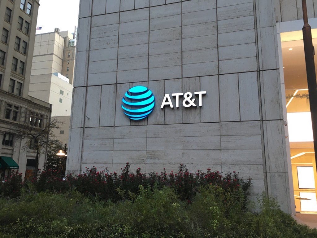 While Rivals Adopt Handoff, AT&T Stays Silent
