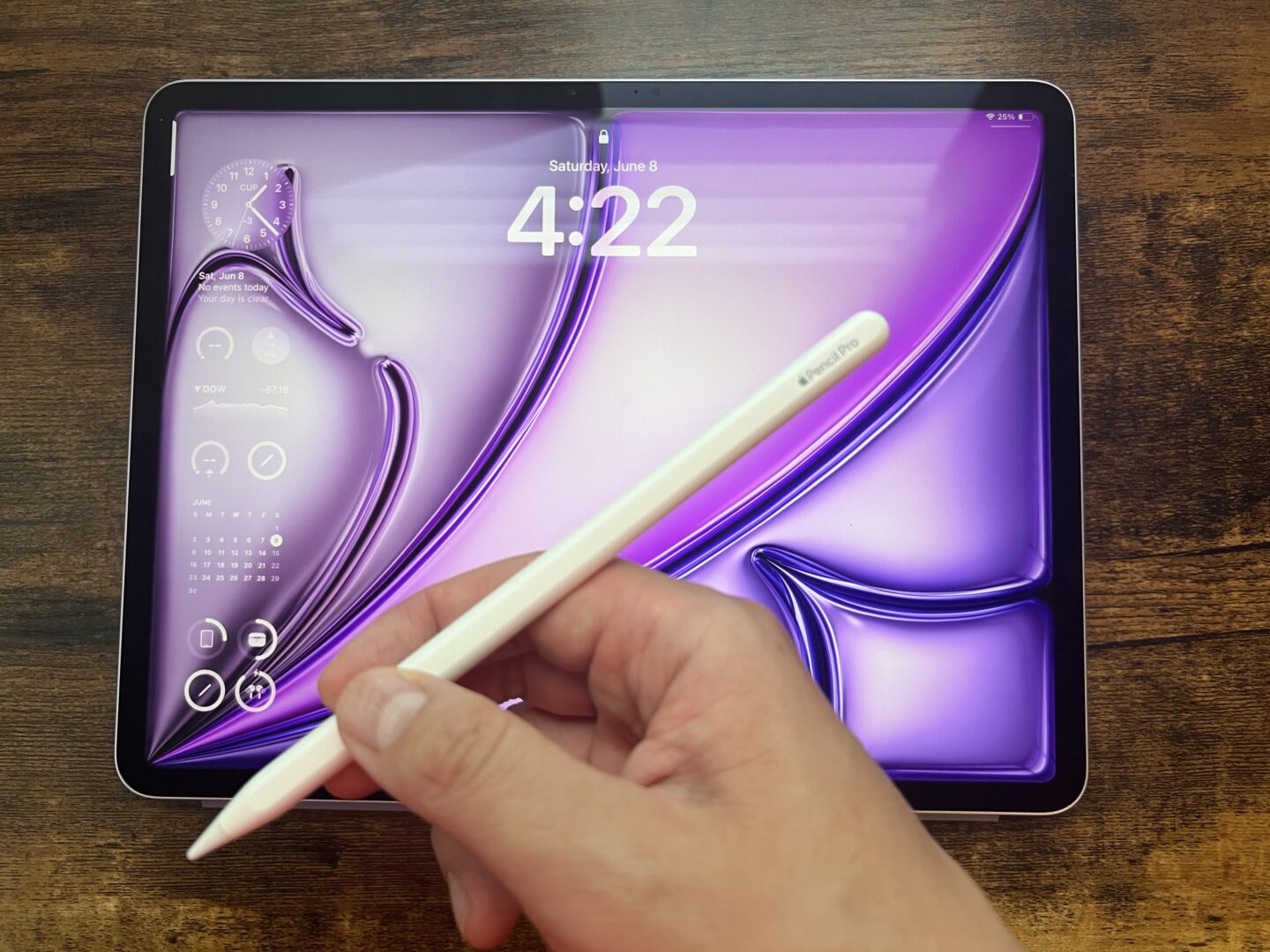 Apple Pencil Pro in front of iPad Air 13-inch (M2)