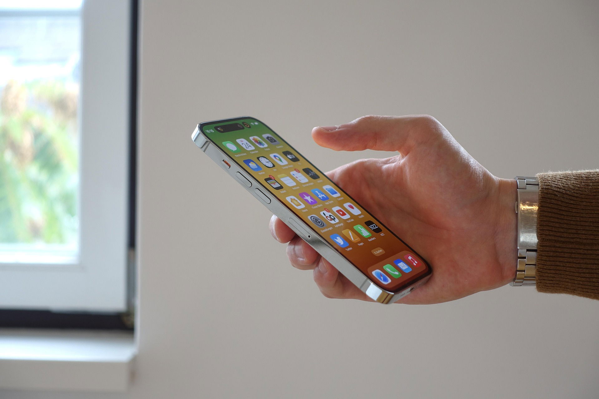 The Rising Trend of Cryptocurrency Applications Among iPhone Users